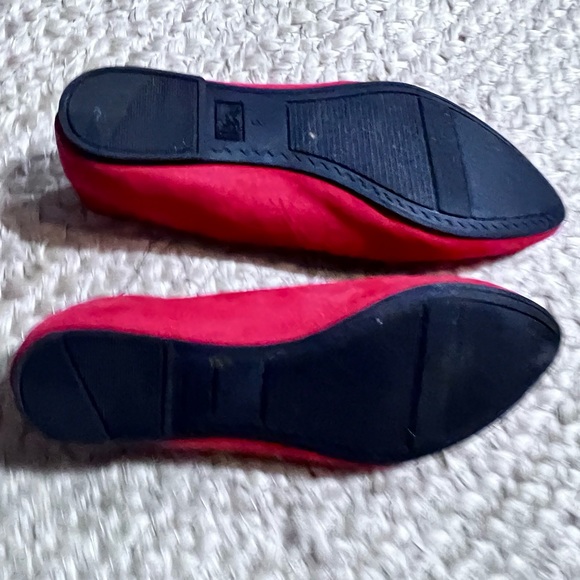 Beautiful red suede time and try flats women’s size 8 - Picture 3 of 3